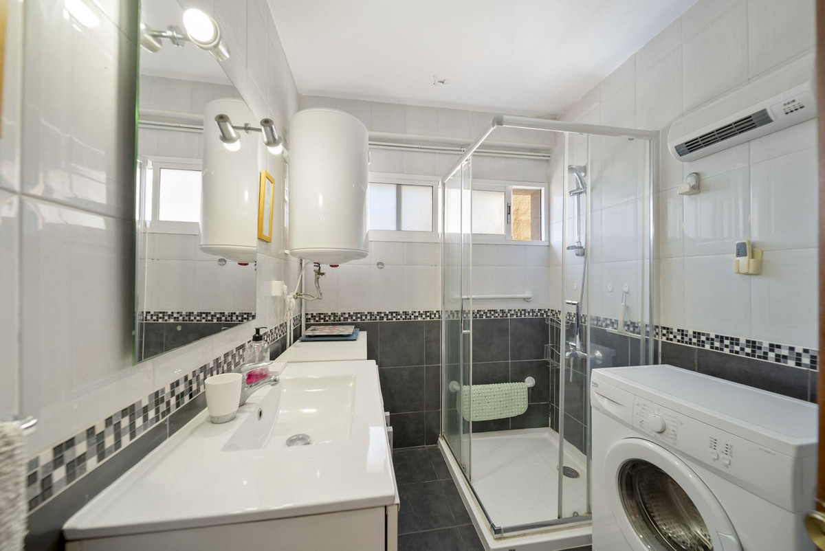 Te koop Middle Floor Apartment Costa Del Sol Benalmadena Costa € 255.000,-