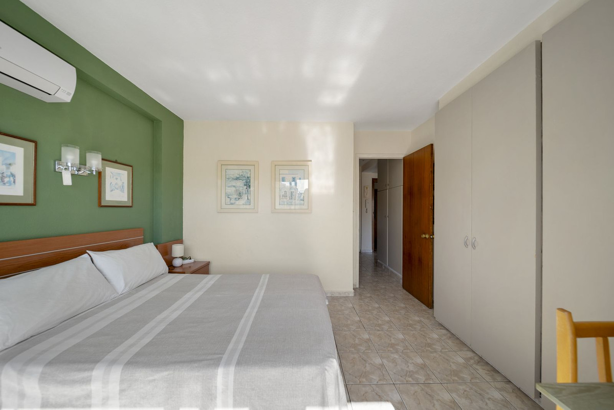 Te koop Middle Floor Apartment Costa Del Sol Benalmadena Costa € 255.000,-