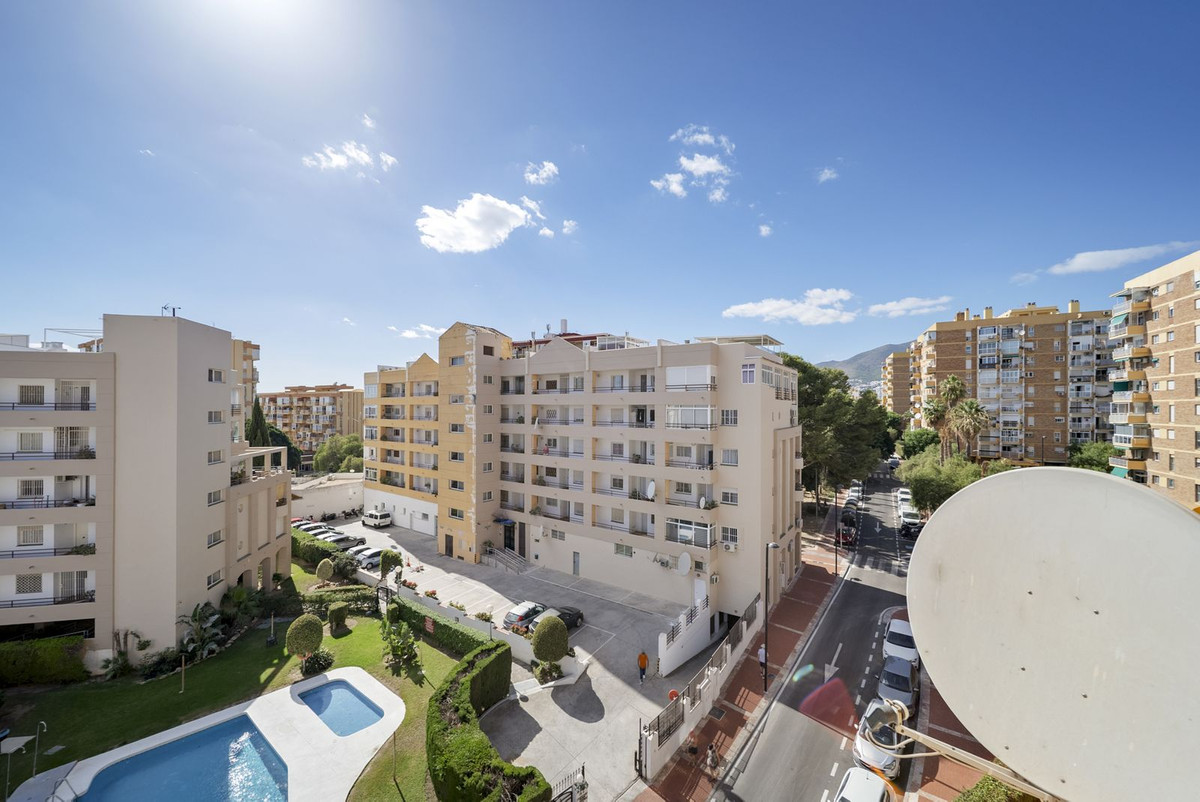 Te koop Middle Floor Apartment Costa Del Sol Benalmadena Costa € 255.000,-