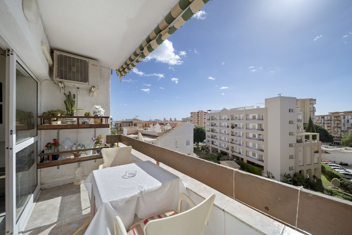 Te koop Middle Floor Apartment Costa Del Sol Benalmadena Costa € 255.000,-