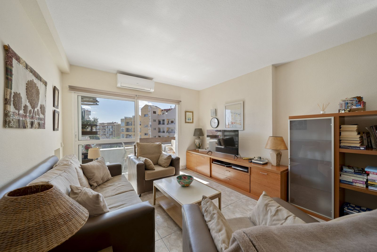 Te koop Middle Floor Apartment Costa Del Sol Benalmadena Costa € 255.000,-