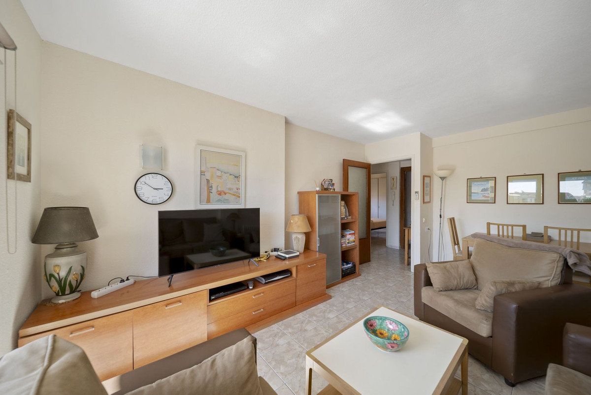 Te koop Middle Floor Apartment Costa Del Sol Benalmadena Costa € 255.000,-