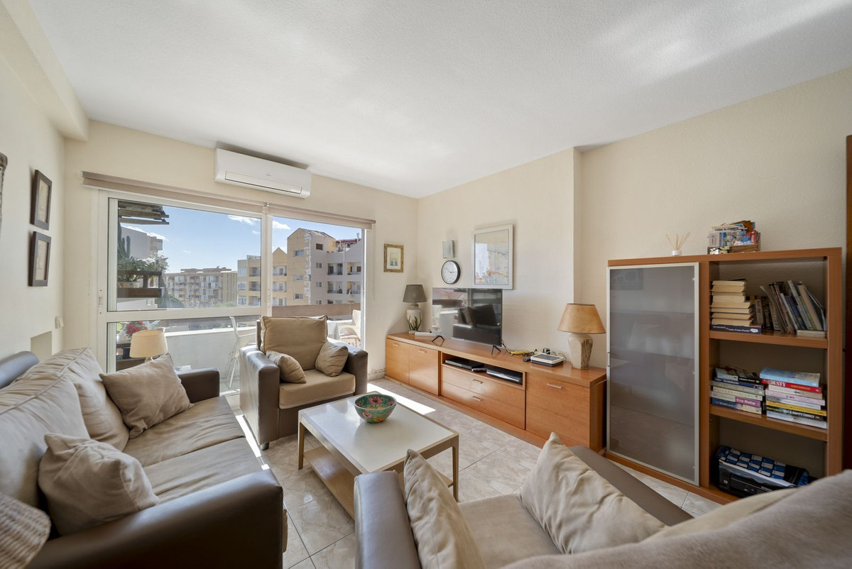 Te koop Middle Floor Apartment Costa Del Sol Benalmadena Costa € 255.000,-