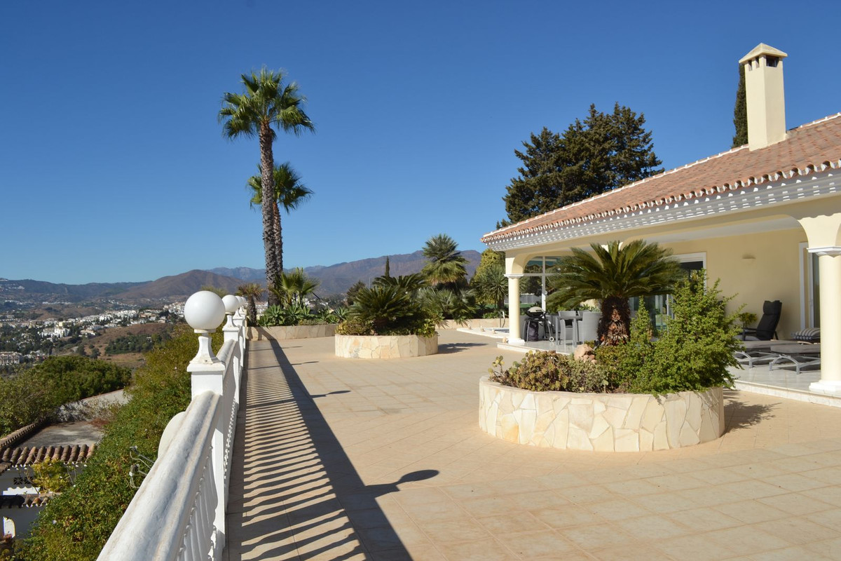 Te koop Vrijstaande Villa Costa Del Sol Sierrezuela € 1.499.000,-