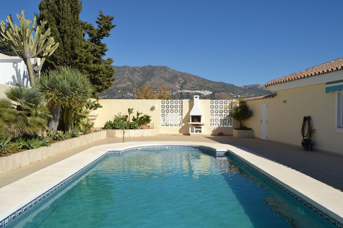 Te koop Vrijstaande Villa Costa Del Sol Sierrezuela € 1.499.000,-