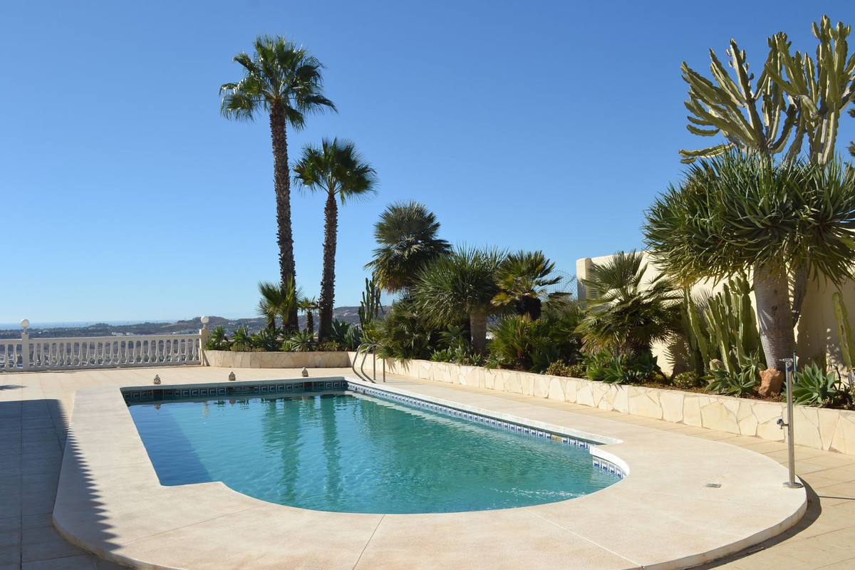 Te koop Vrijstaande Villa Costa Del Sol Sierrezuela € 1.499.000,-
