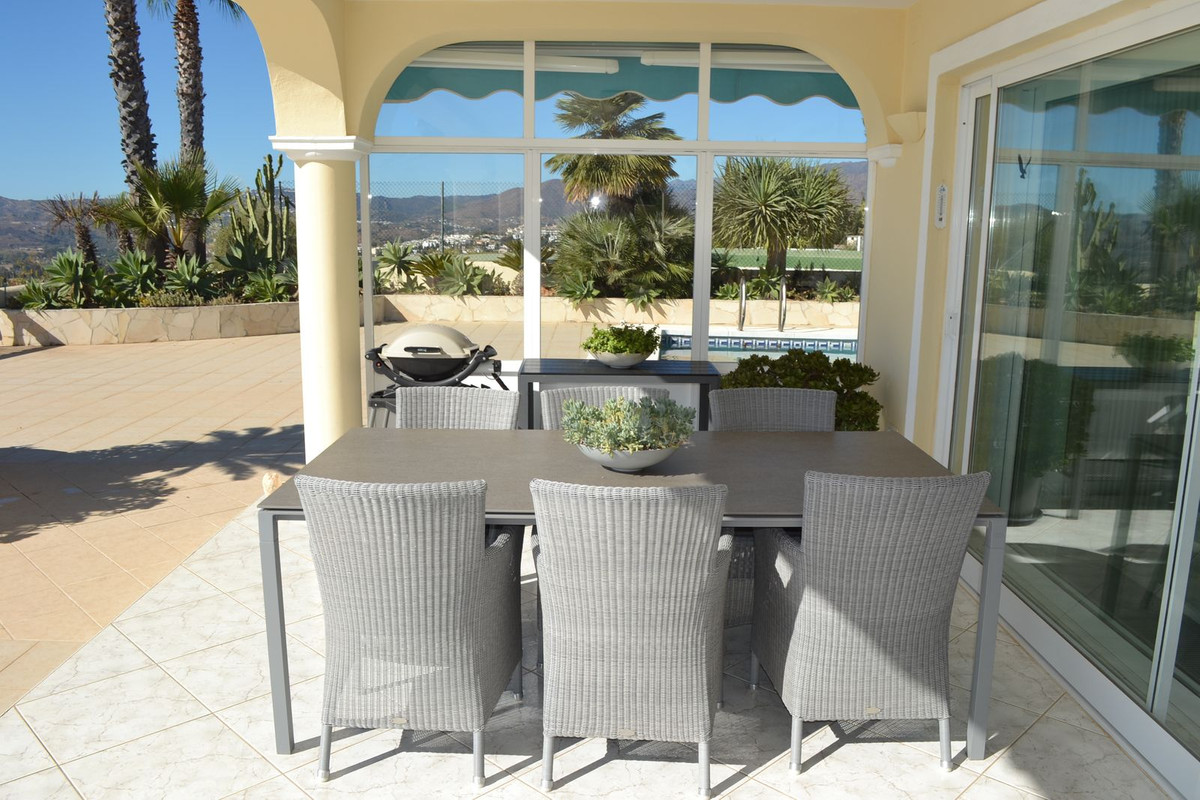 Te koop Vrijstaande Villa Costa Del Sol Sierrezuela € 1.499.000,-