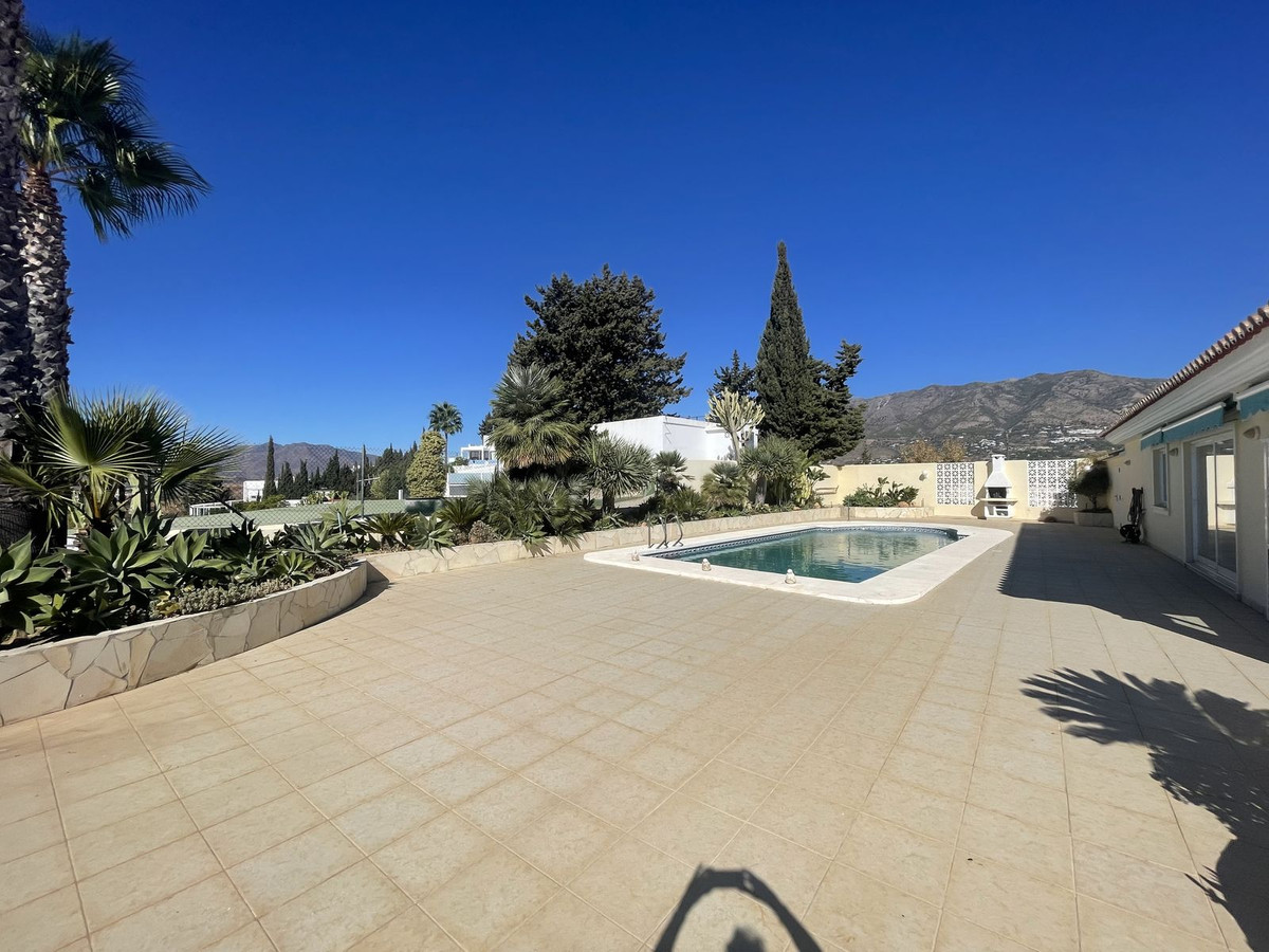 Te koop Vrijstaande Villa Costa Del Sol Sierrezuela € 1.499.000,-