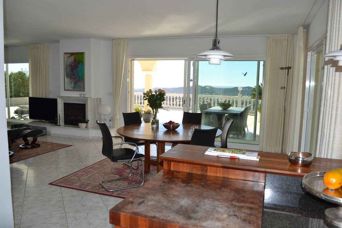 Te koop Vrijstaande Villa Costa Del Sol Sierrezuela € 1.499.000,-