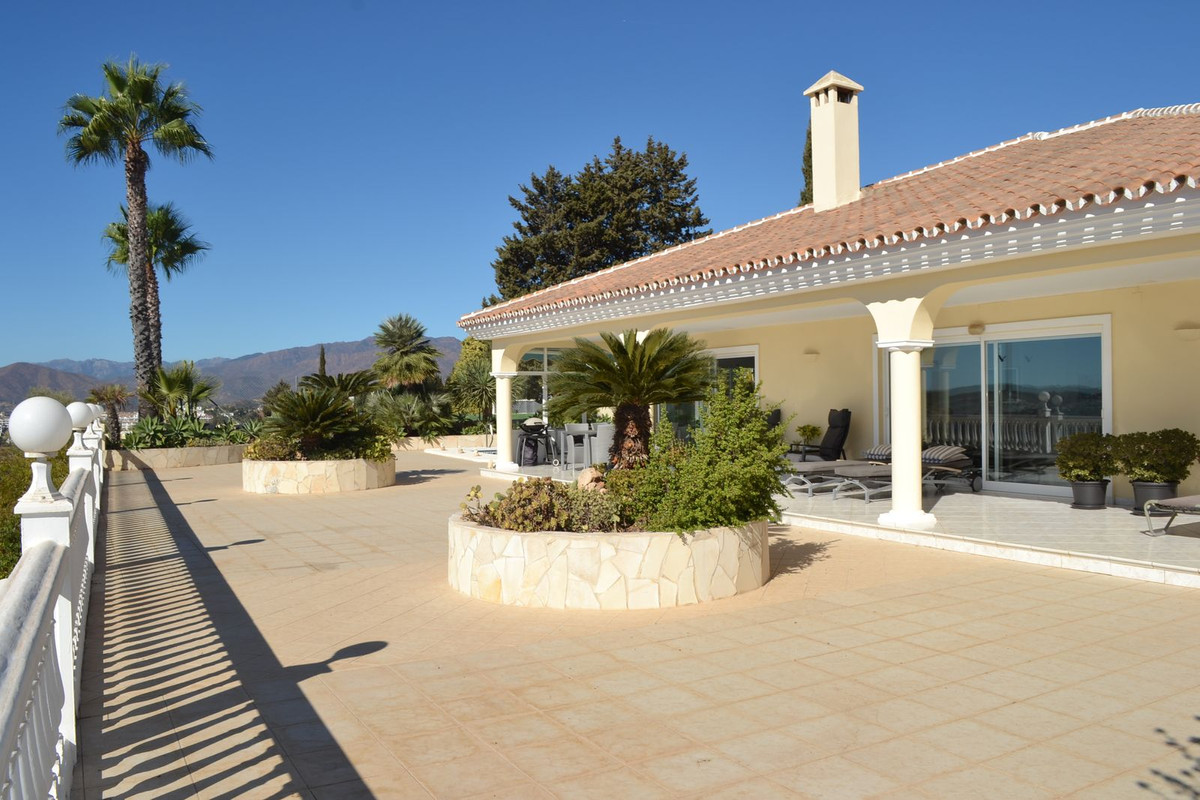 Te koop Vrijstaande Villa Costa Del Sol Sierrezuela € 1.499.000,-