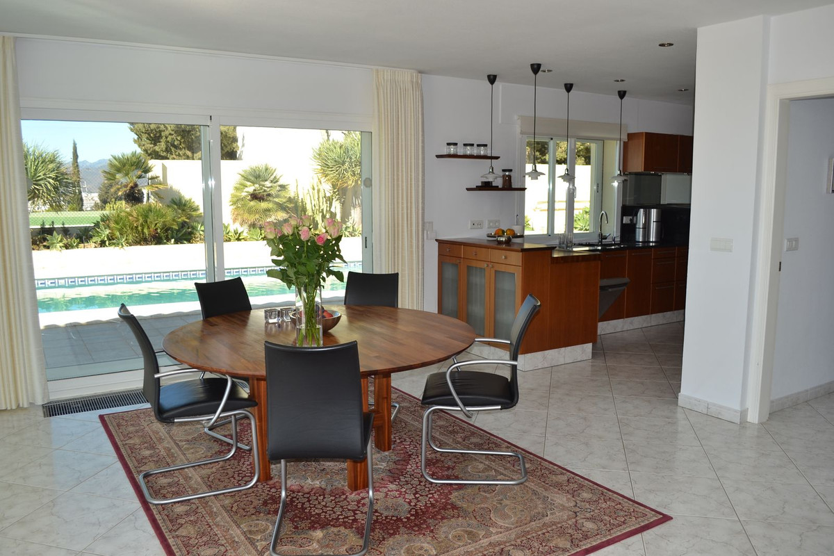 Te koop Vrijstaande Villa Costa Del Sol Sierrezuela € 1.499.000,-