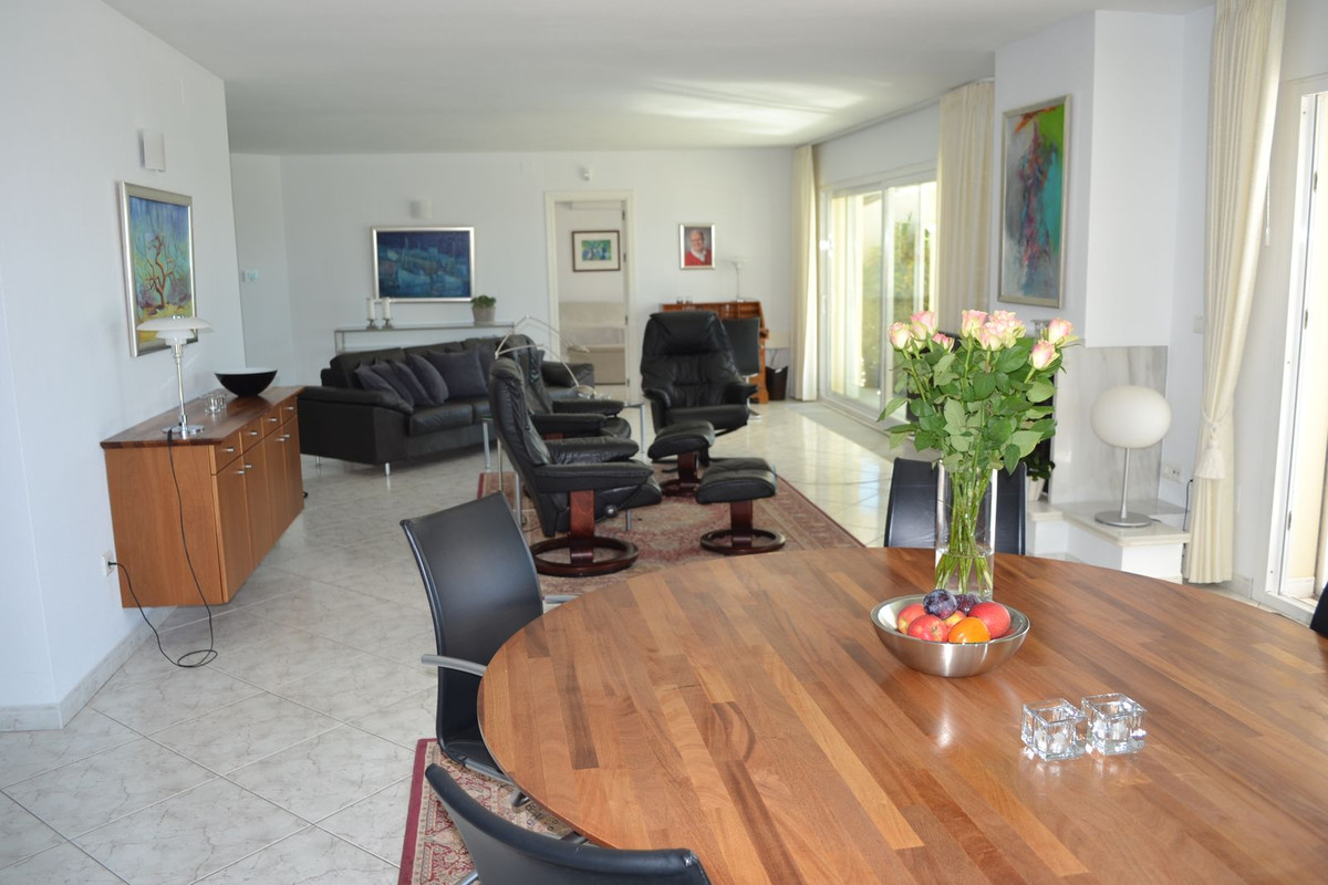 Te koop Vrijstaande Villa Costa Del Sol Sierrezuela € 1.499.000,-