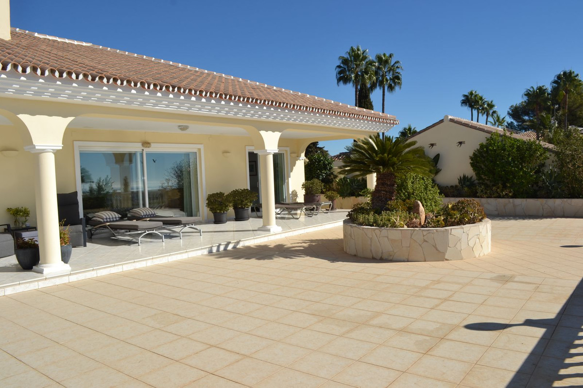 Te koop Vrijstaande Villa Costa Del Sol Sierrezuela € 1.499.000,-