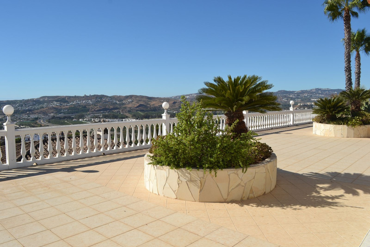 Te koop Vrijstaande Villa Costa Del Sol Sierrezuela € 1.499.000,-