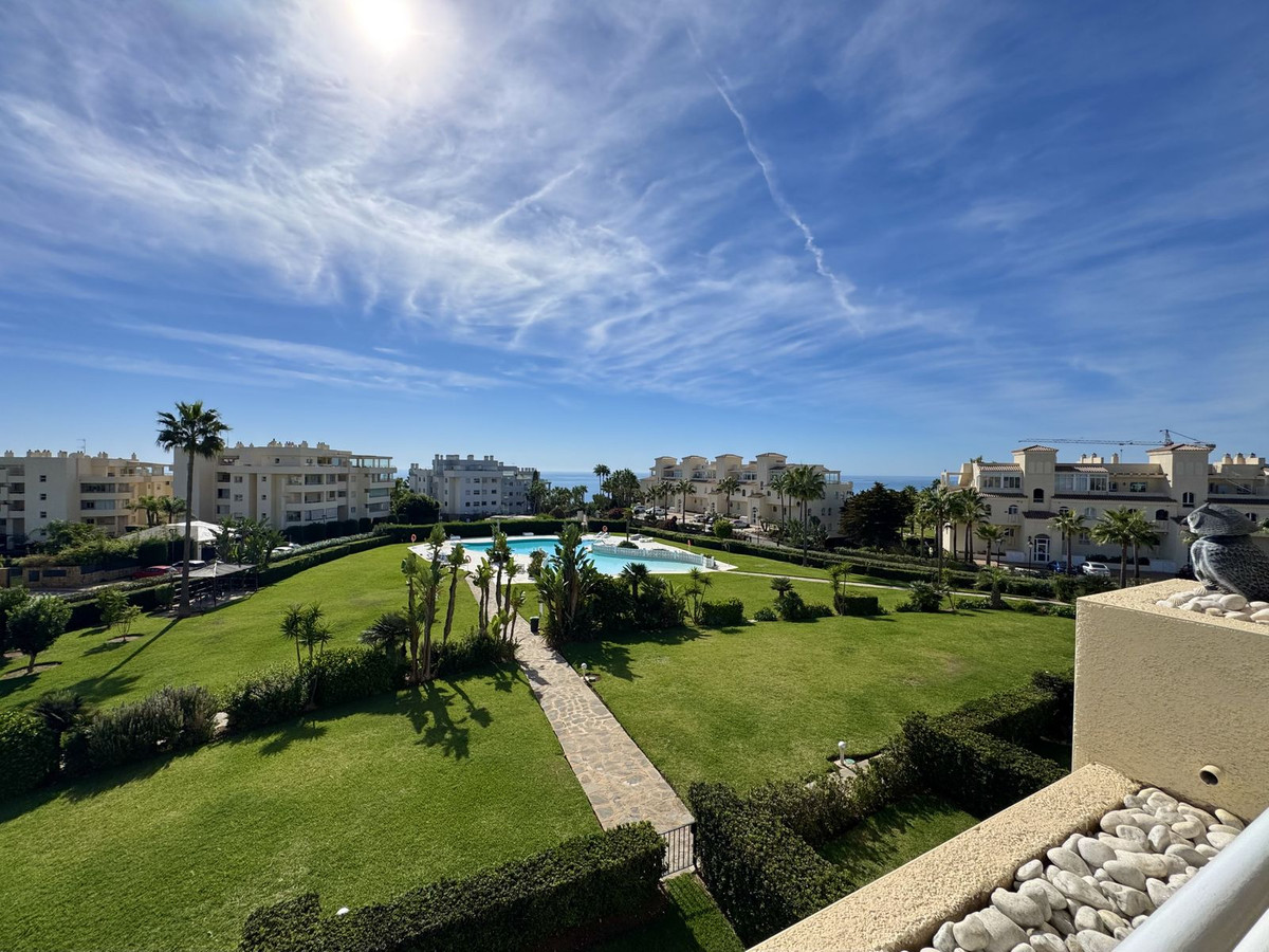 Te koop Middle Floor Apartment Costa Del Sol El Chaparral € 350.000,-