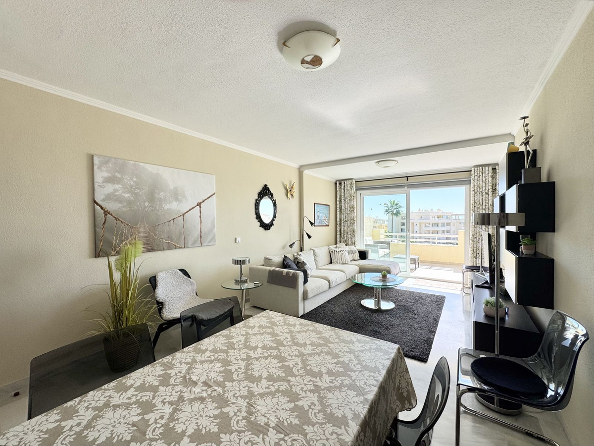 Te koop Middle Floor Apartment Costa Del Sol El Chaparral € 350.000,-