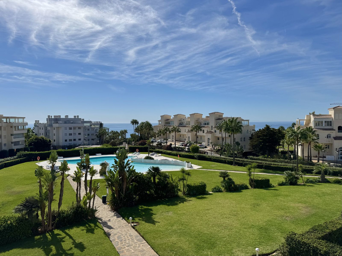 Te koop Middle Floor Apartment Costa Del Sol El Chaparral € 350.000,-