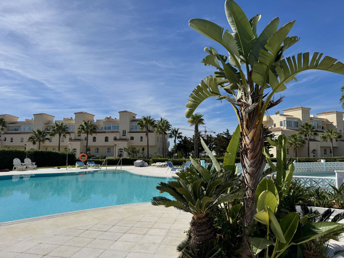 Te koop Middle Floor Apartment Costa Del Sol El Chaparral € 350.000,-