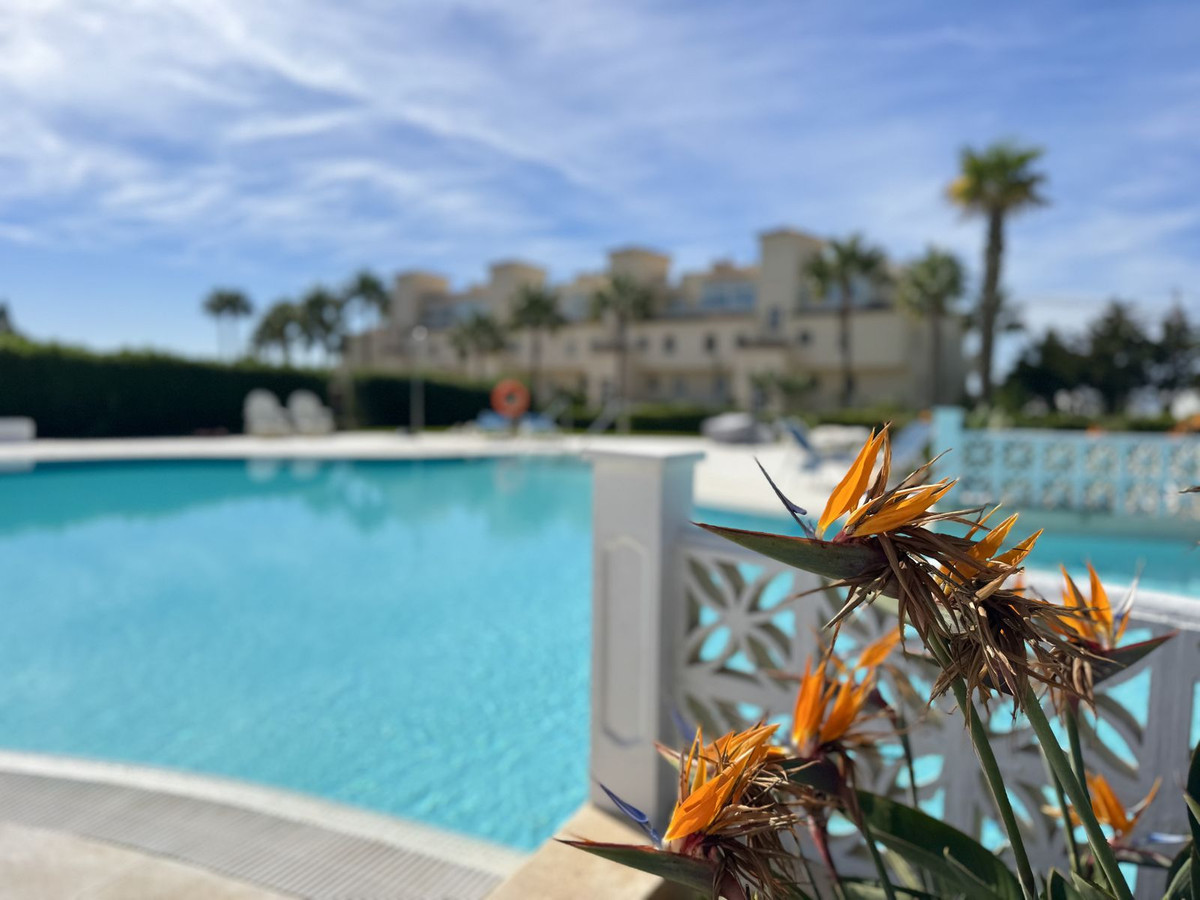 Te koop Middle Floor Apartment Costa Del Sol El Chaparral € 350.000,-