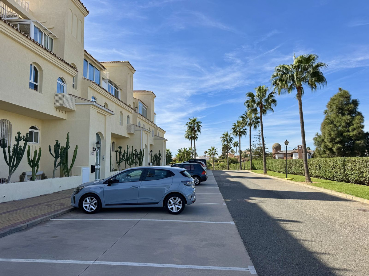 Te koop Middle Floor Apartment Costa Del Sol El Chaparral € 350.000,-