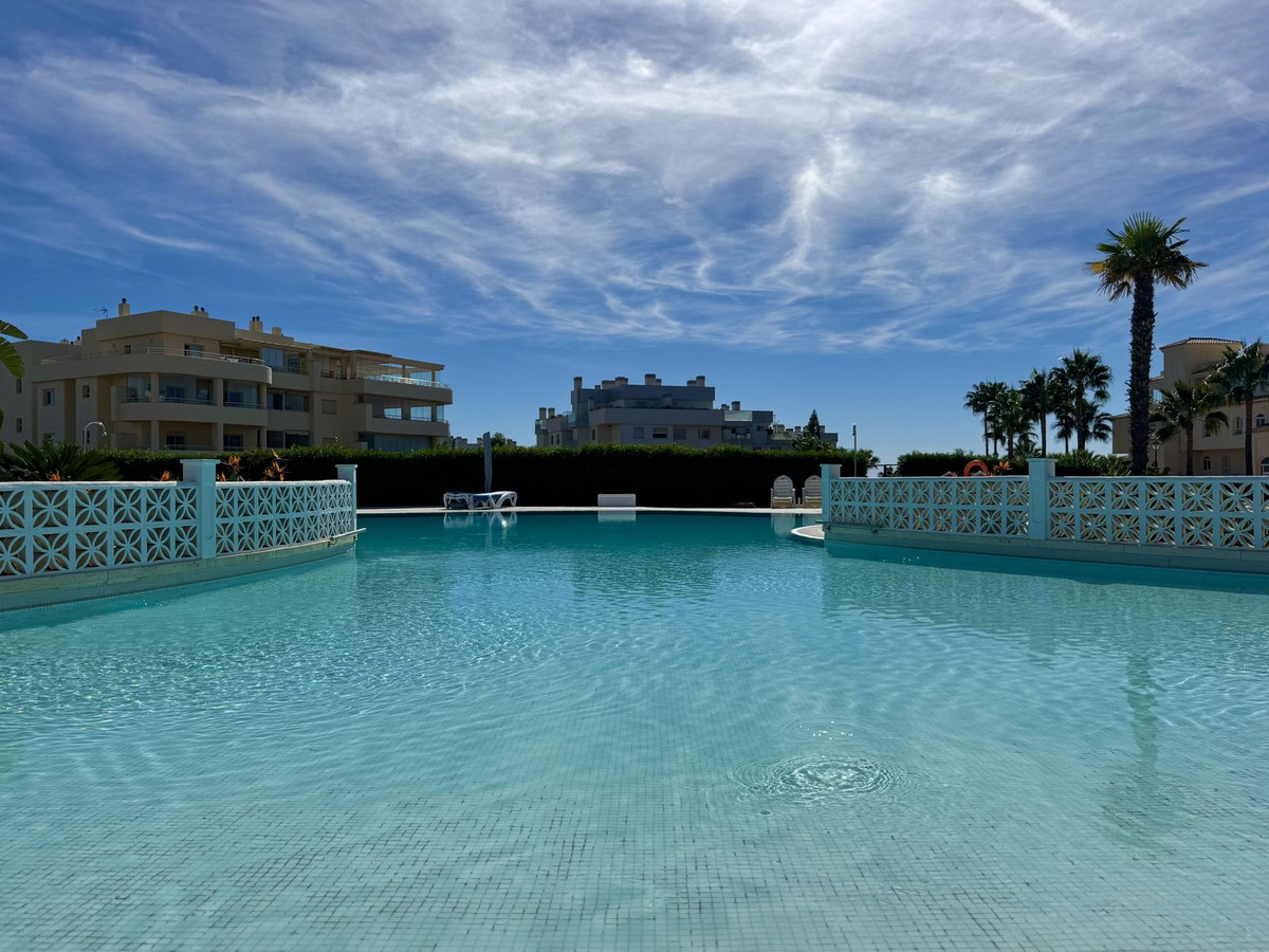 Te koop Middle Floor Apartment Costa Del Sol El Chaparral € 350.000,-