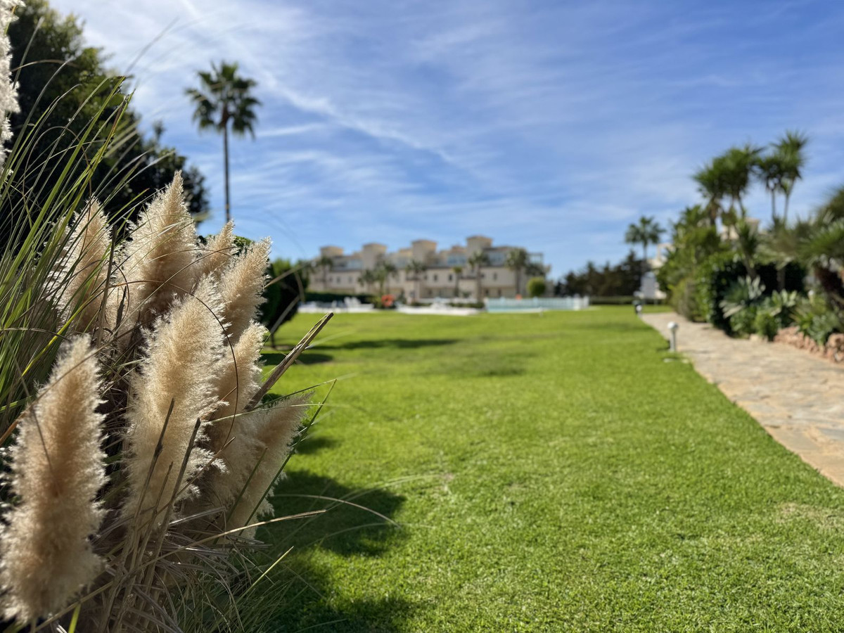 Te koop Middle Floor Apartment Costa Del Sol El Chaparral € 350.000,-