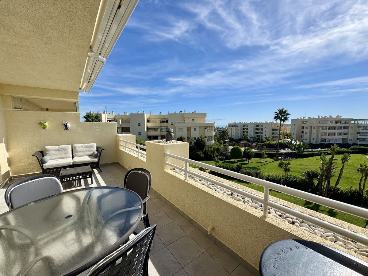 Te koop Middle Floor Apartment Costa Del Sol El Chaparral € 350.000,-