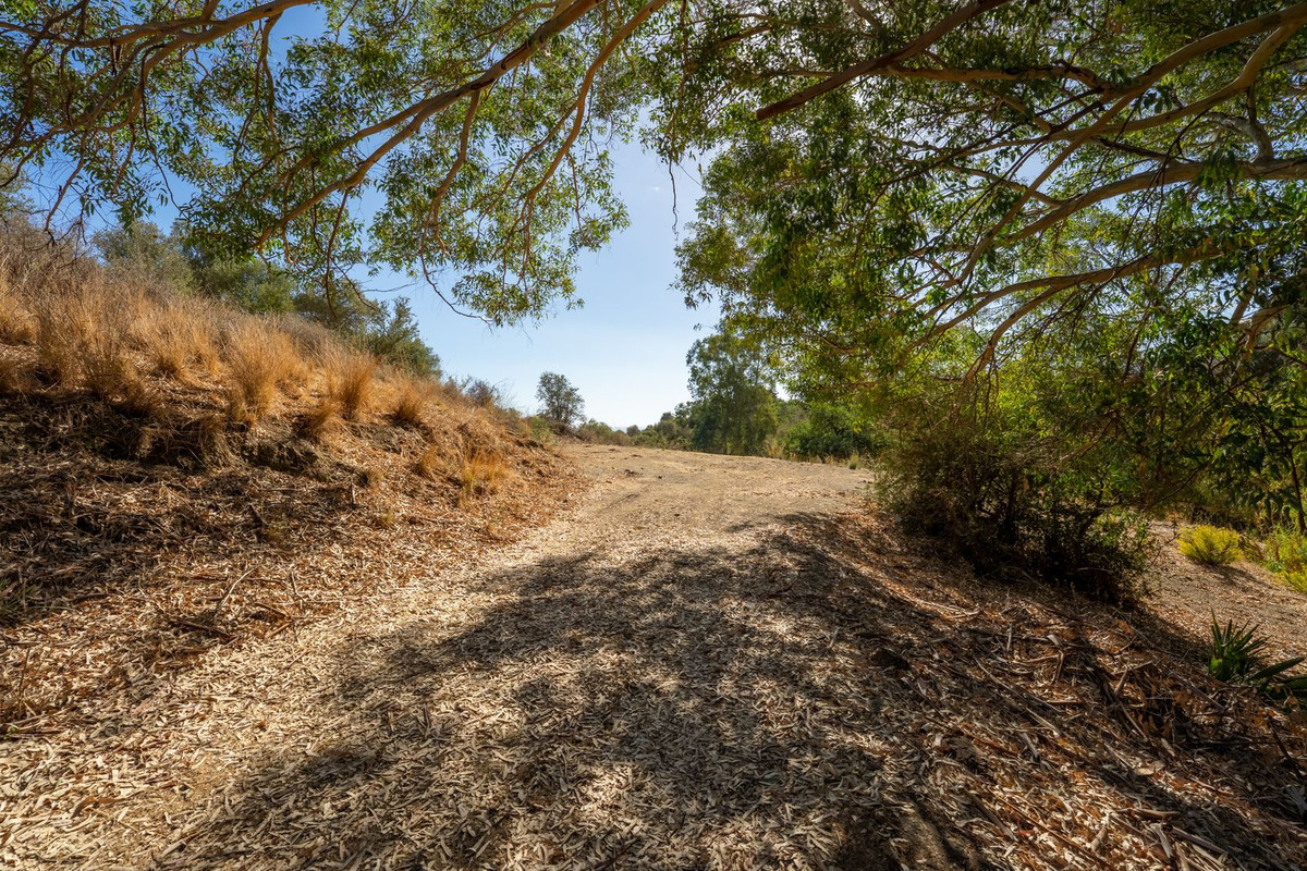 Te koop Grond Costa Del Sol Cerros Del Aguila € 945.000,-