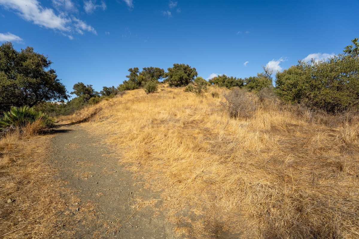 Te koop Grond Costa Del Sol Cerros Del Aguila € 945.000,-