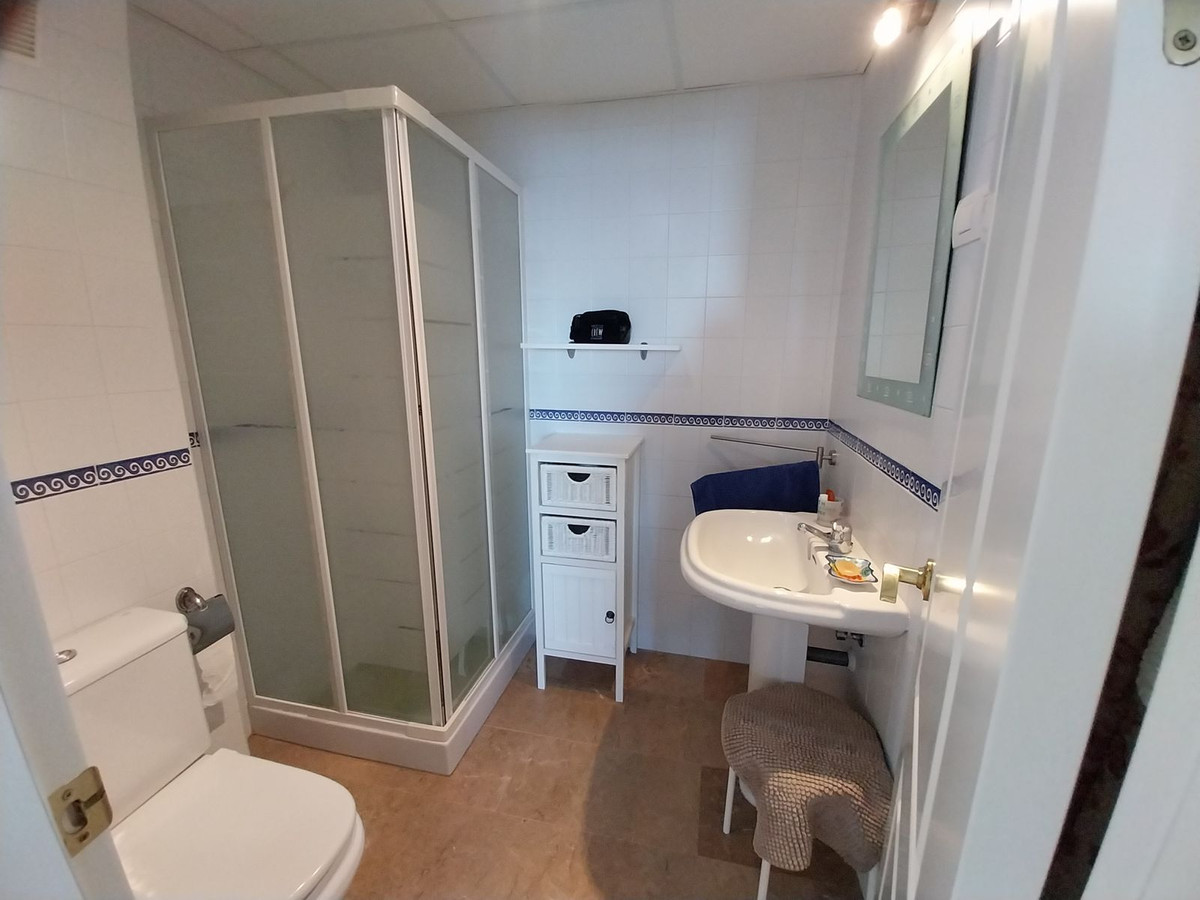 Te koop Middle Floor Apartment Costa Del Sol Calahonda € 730.000,-