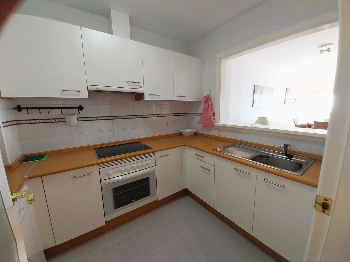 Te koop Middle Floor Apartment Costa Del Sol Calahonda € 730.000,-