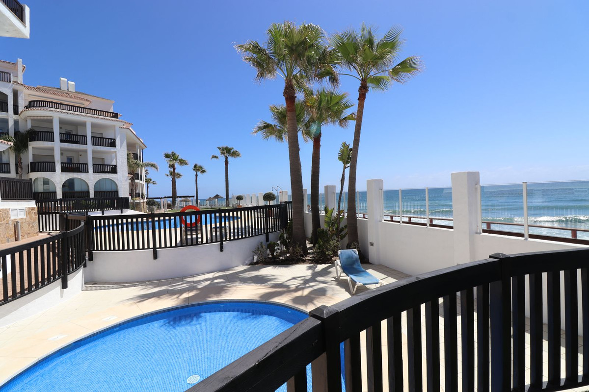 Te koop Middle Floor Apartment Costa Del Sol Calahonda € 730.000,-