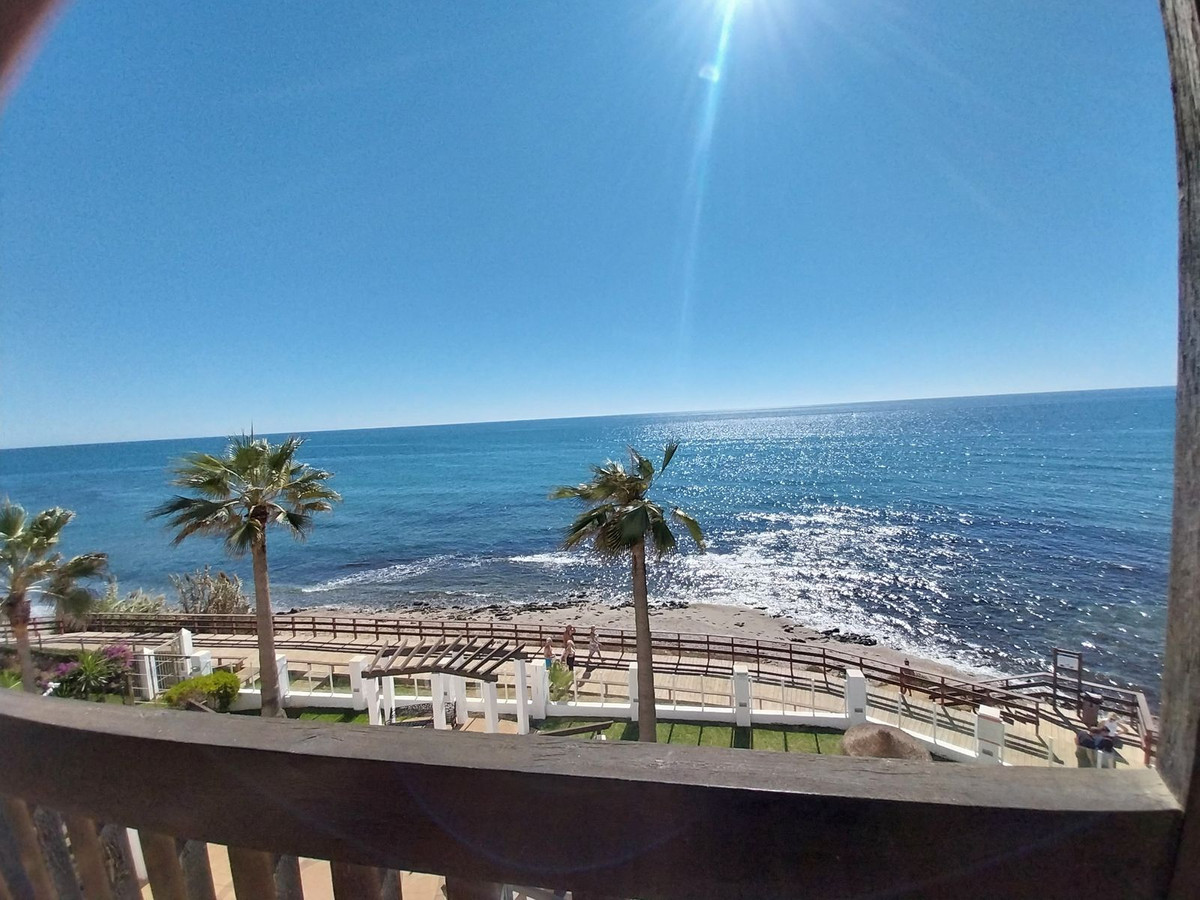 Te koop Middle Floor Apartment Costa Del Sol Calahonda € 730.000,-