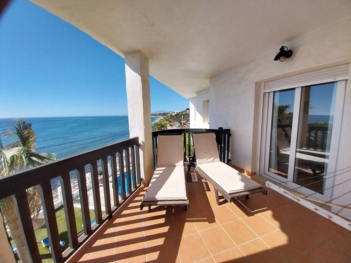Te koop Middle Floor Apartment Costa Del Sol Calahonda € 730.000,-