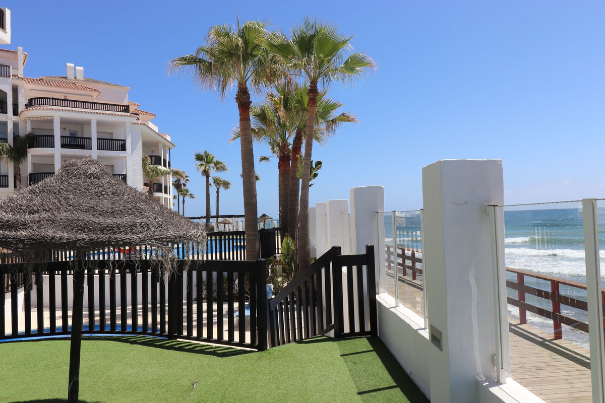 Te koop Middle Floor Apartment Costa Del Sol Calahonda € 730.000,-