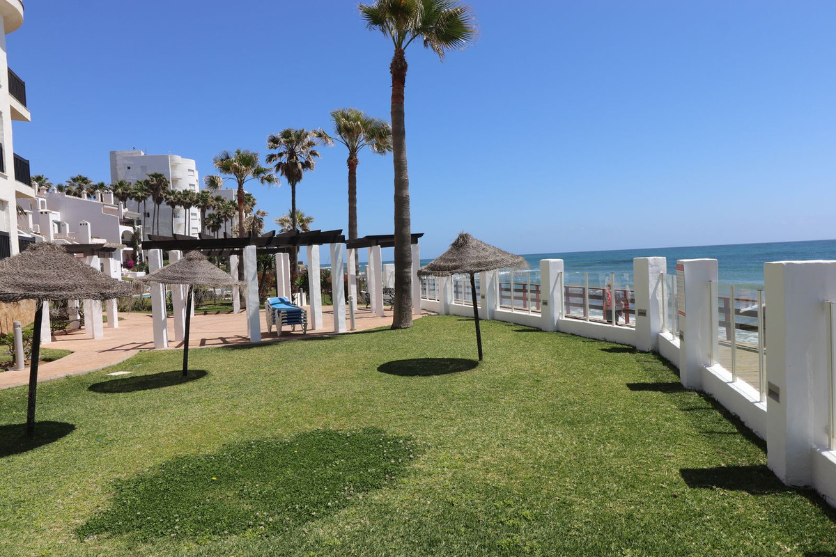 Te koop Middle Floor Apartment Costa Del Sol Calahonda € 730.000,-