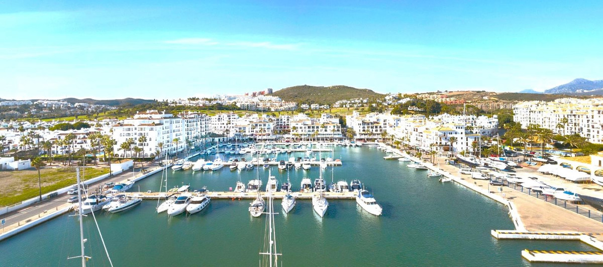 Te koop Gelijkvloers appartement Costa Del Sol La Duquesa € 268.000,-