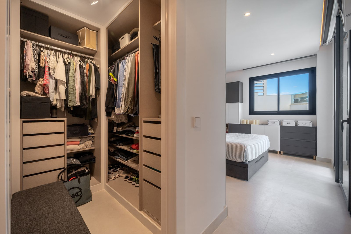 Te koop Middle Floor Apartment Costa Del Sol Fuengirola € 825.000,-