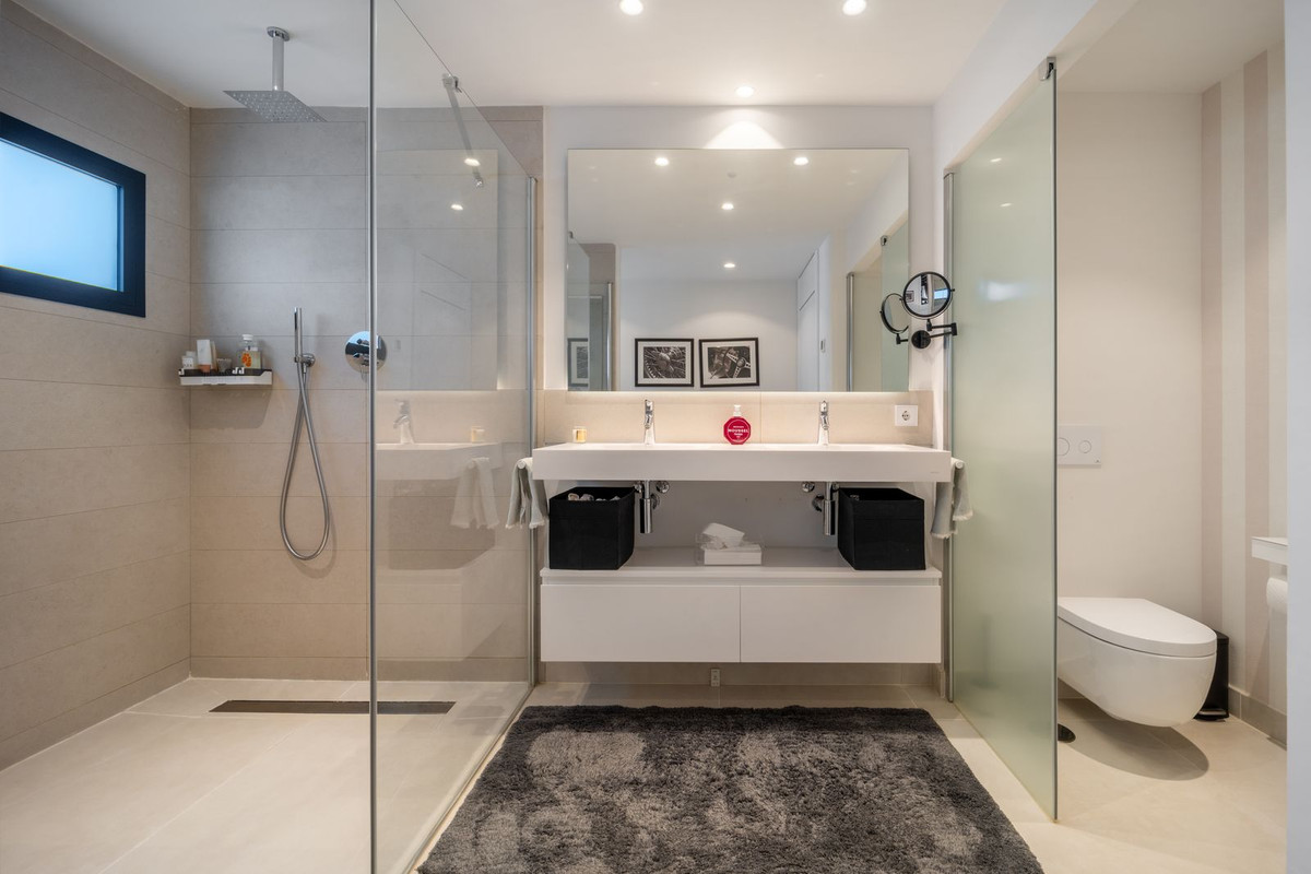 Te koop Middle Floor Apartment Costa Del Sol Fuengirola € 825.000,-