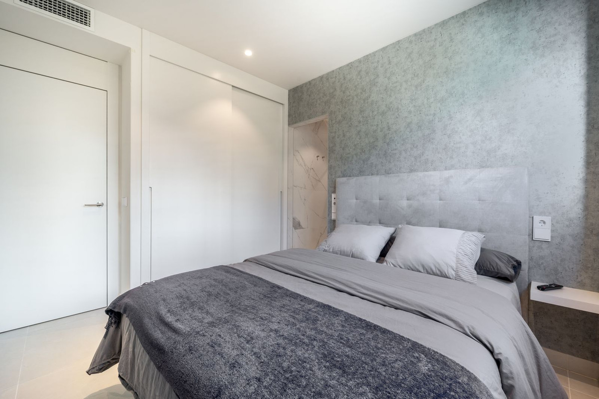 Te koop Middle Floor Apartment Costa Del Sol Fuengirola € 825.000,-