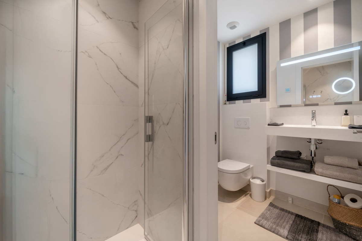 Te koop Middle Floor Apartment Costa Del Sol Fuengirola € 825.000,-