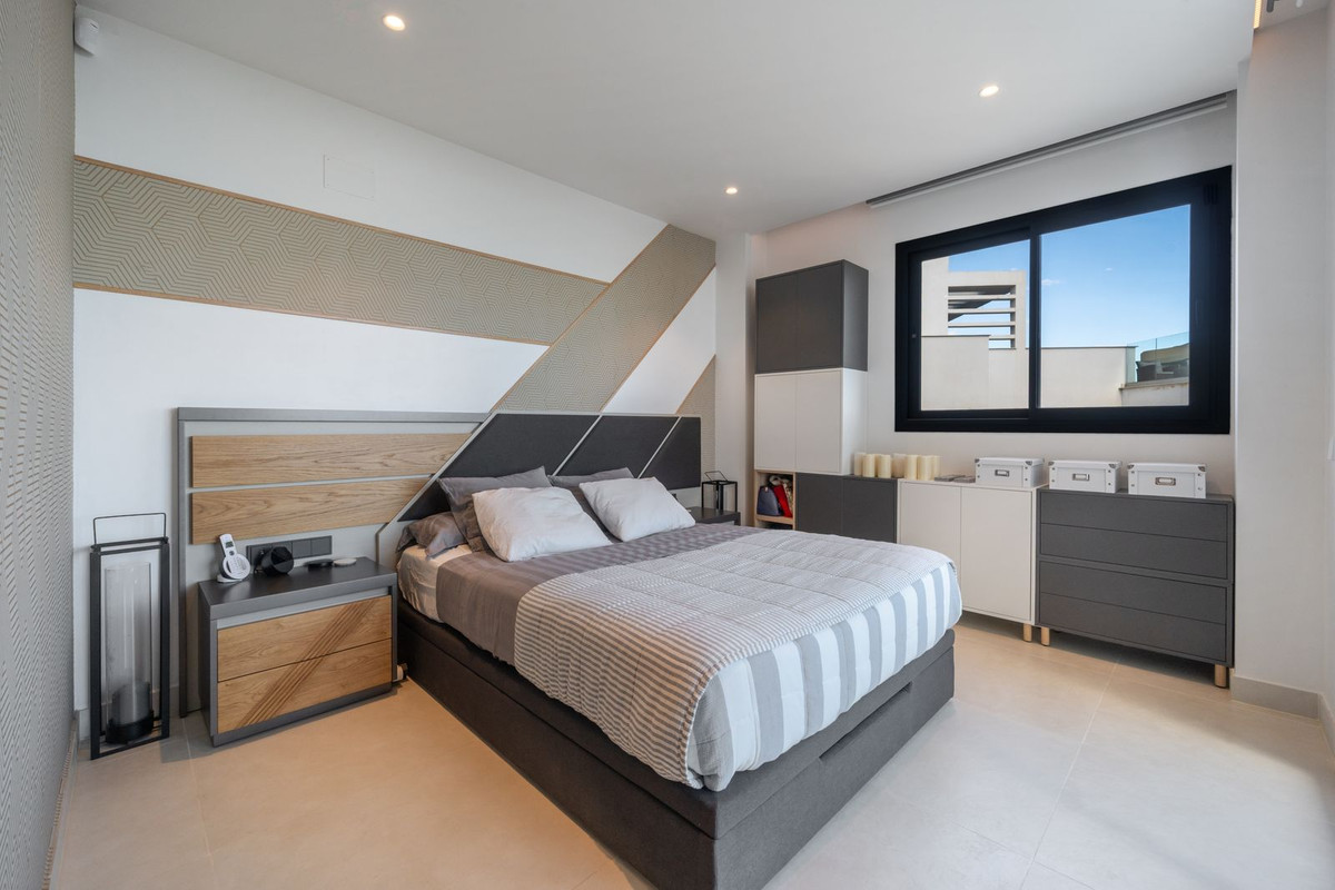 Te koop Middle Floor Apartment Costa Del Sol Fuengirola € 825.000,-