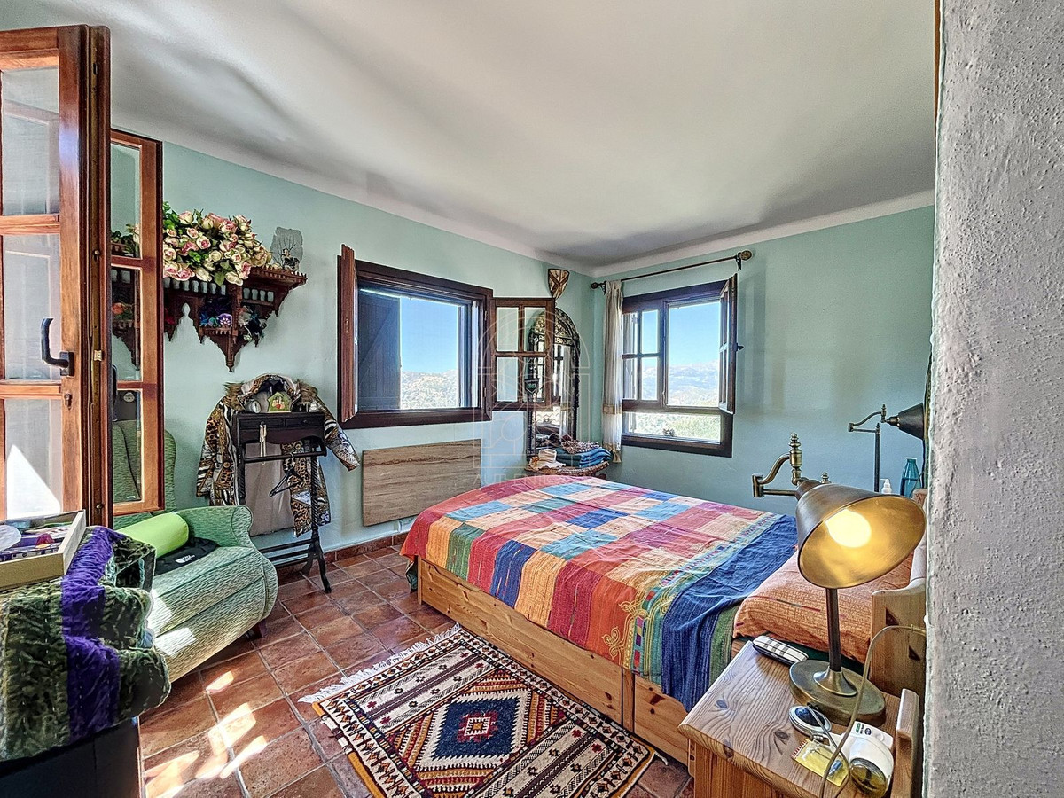 Te koop Finca - Cortijo Costa Del Sol Comares € 324.000,-