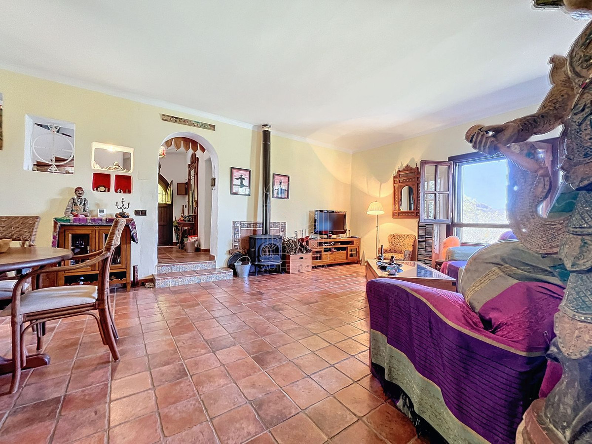 Te koop Finca - Cortijo Costa Del Sol Comares € 324.000,-