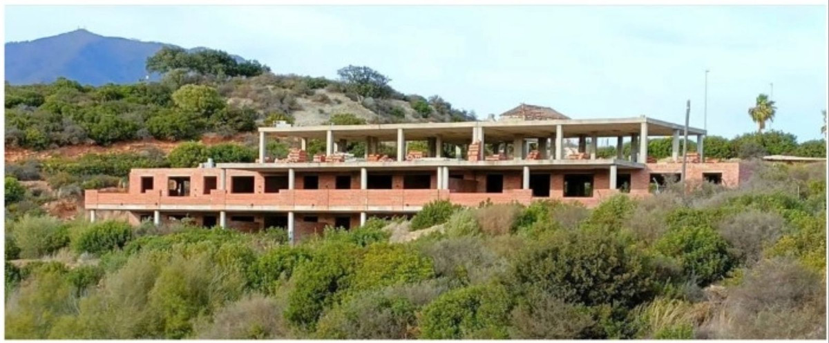 Te koop Residential Plot Costa Del Sol Casares € 934.500,-