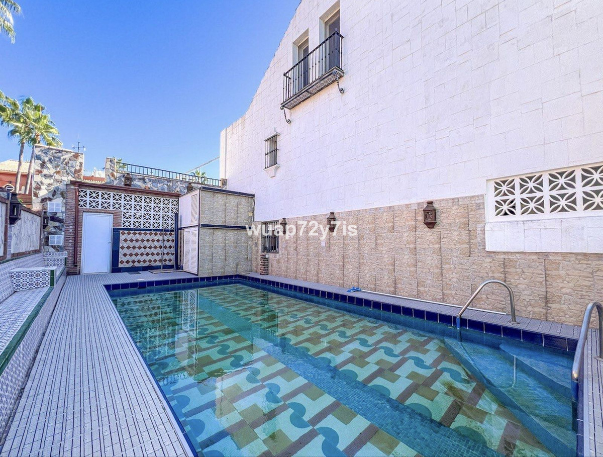 Te koop Herenhuis Costa Del Sol El Paraiso € 675.000,-