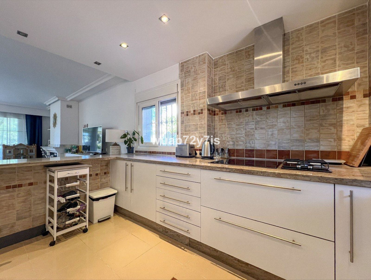 Te koop Herenhuis Costa Del Sol El Paraiso € 675.000,-