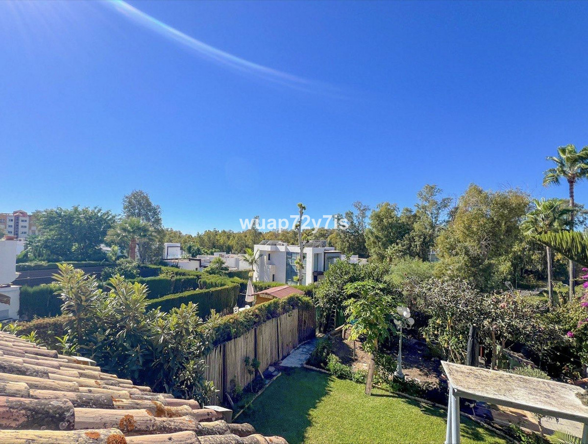 Te koop Herenhuis Costa Del Sol El Paraiso € 675.000,-