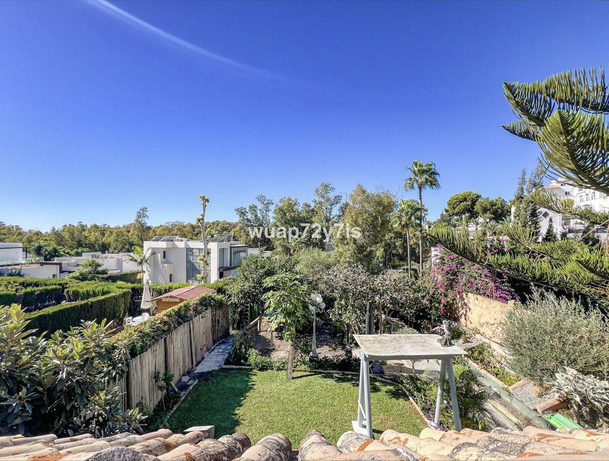 Te koop Herenhuis Costa Del Sol El Paraiso € 675.000,-