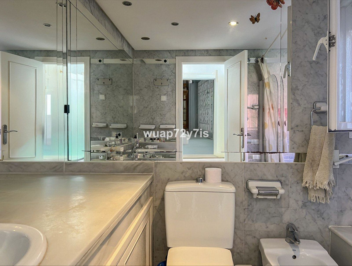 Te koop Herenhuis Costa Del Sol El Paraiso € 675.000,-